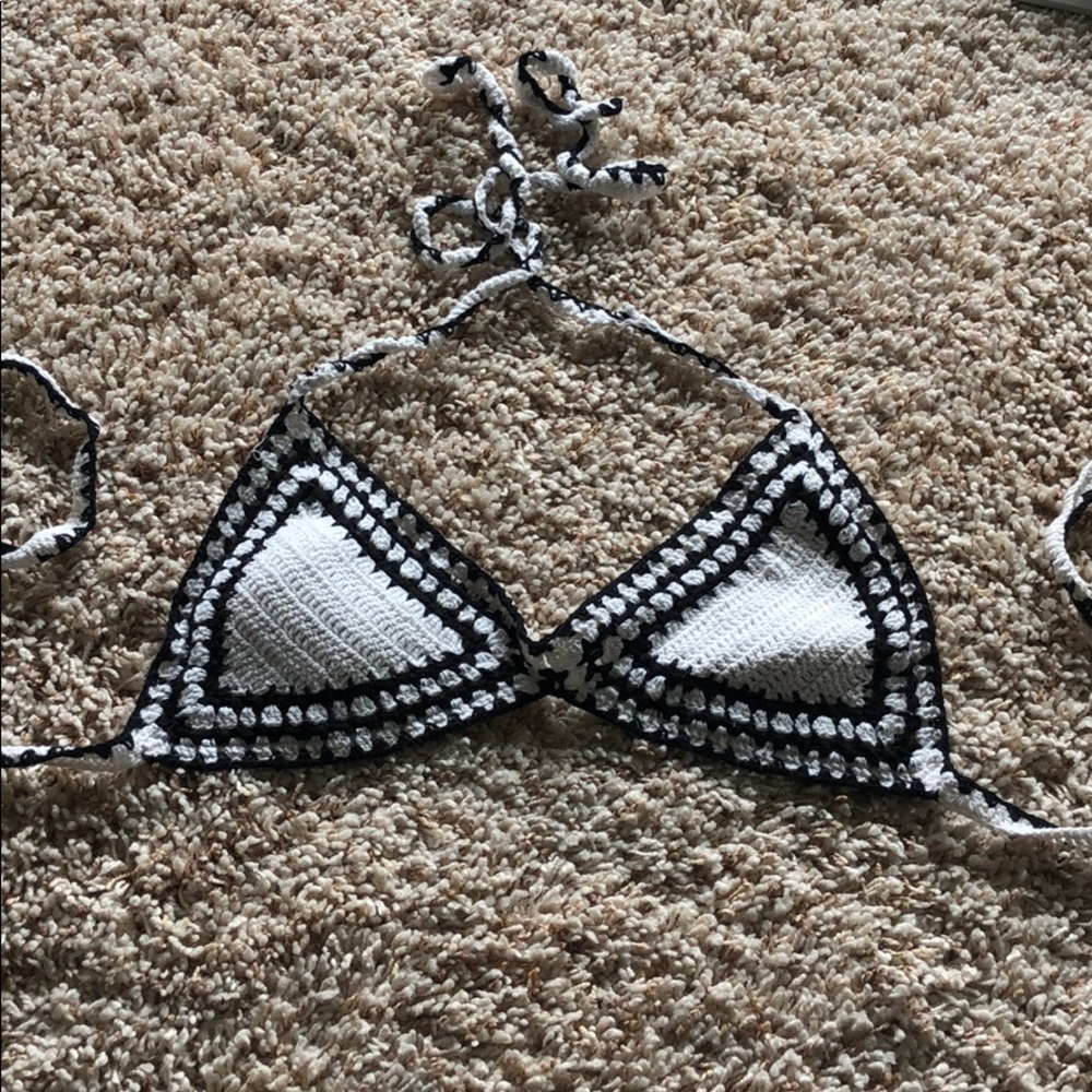 NEVER WORN Crochet Bikini Top